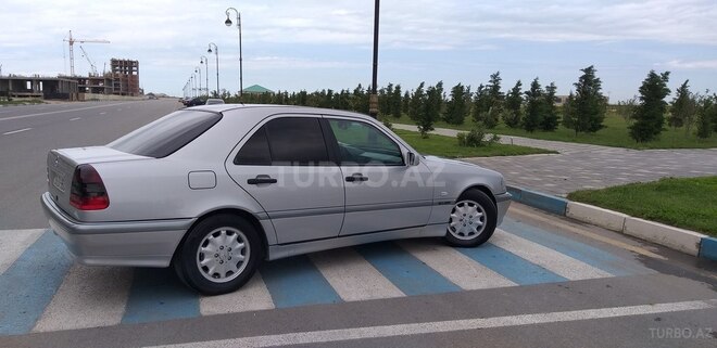 Mercedes C 220 2000, 379,655 km - 2.2 l - Sumqayıt