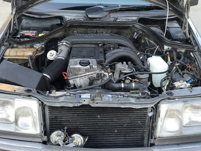 Mercedes E 250 1992, 470,831 km - 2.5 l - Bakı