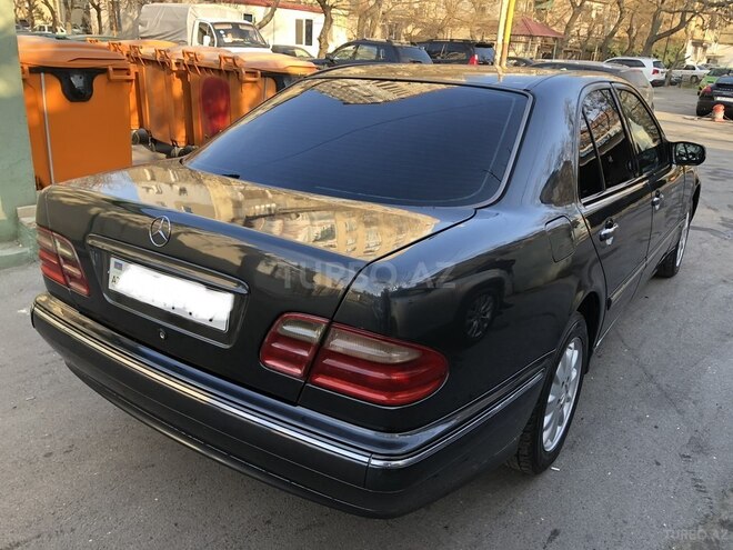 Mercedes E 270 1999, 214,576 km - 2.7 l - Bakı