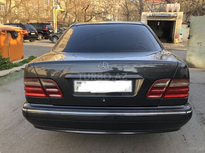 Mercedes E 270 1999, 214,576 km - 2.7 l - Bakı