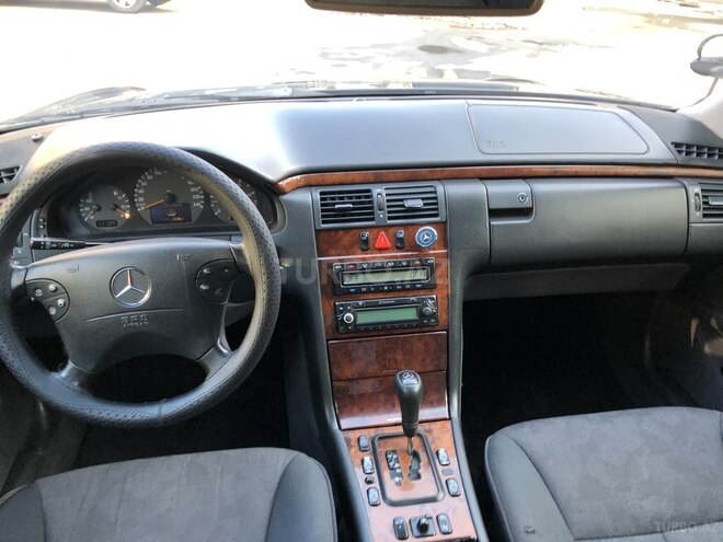 Mercedes E 270 1999, 214,576 km - 2.7 l - Bakı