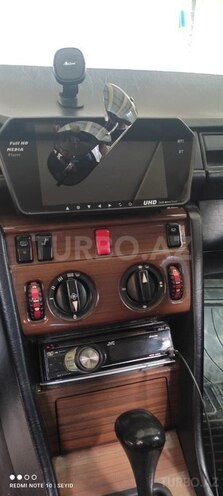 Mercedes E 200 1989, 394,725 km - 2.0 l - Qusar