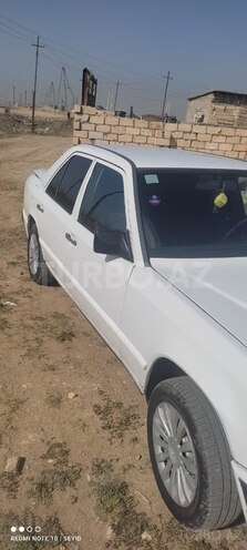 Mercedes E 200 1989, 394,725 km - 2.0 l - Qusar