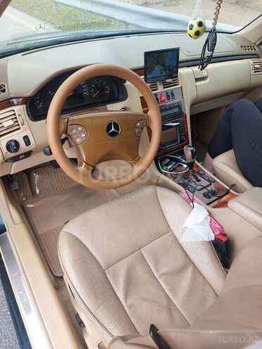 Mercedes E 220 2001, 298,000 km - 2.2 л - Quba