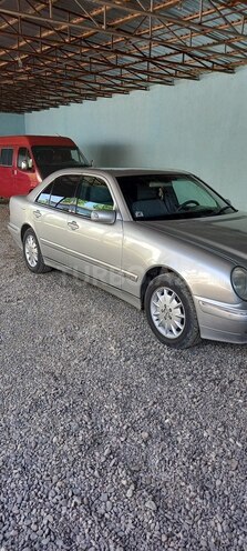 Mercedes E 320 1999, 245,000 km - 3.2 l - Tovuz