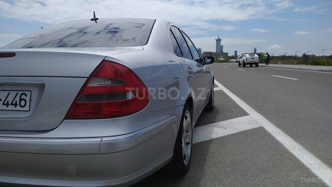 Mercedes E 320 2004, 250,000 km - 3.2 l - Bakı