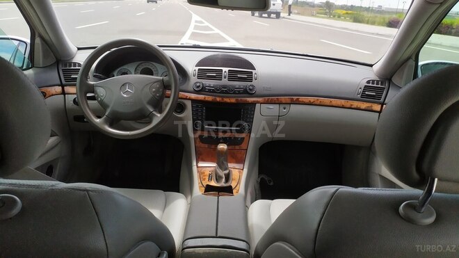 Mercedes E 320 2004, 250,000 km - 3.2 l - Bakı