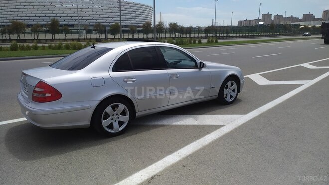 Mercedes E 320 2004, 250,000 km - 3.2 l - Bakı
