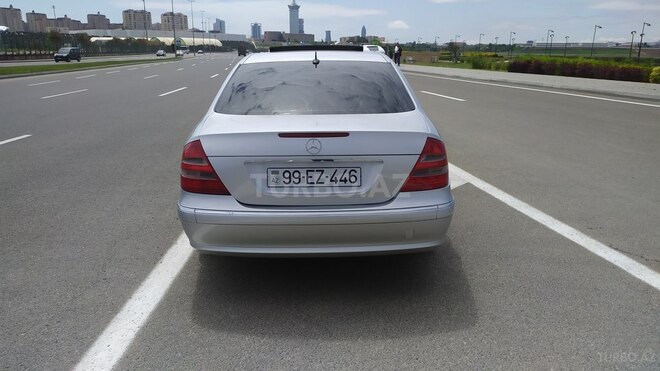 Mercedes E 320 2004, 250,000 km - 3.2 l - Bakı