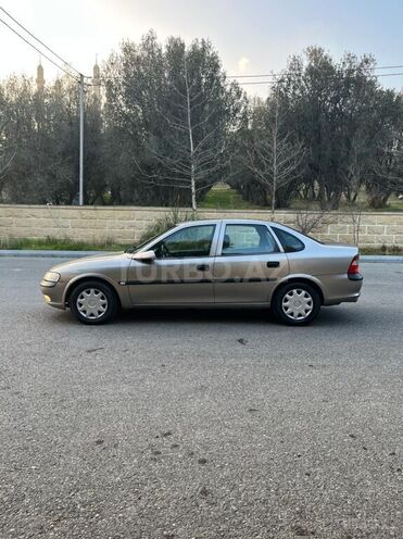 Opel Vectra 1996, 336,000 km - 1.8 л - Bakı