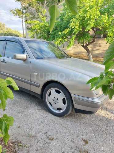 Mercedes E 230 1997, 380,000 km - 2.3 l - Bakı