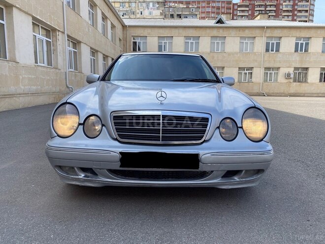 Mercedes E 220 2001, 350,000 km - 2.2 l - Bakı