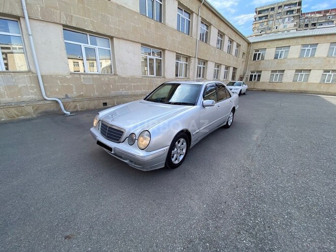 Mercedes E 220 2001, 350,000 km - 2.2 l - Bakı