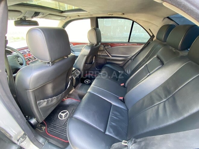Mercedes E 220 2001, 350,000 km - 2.2 l - Bakı