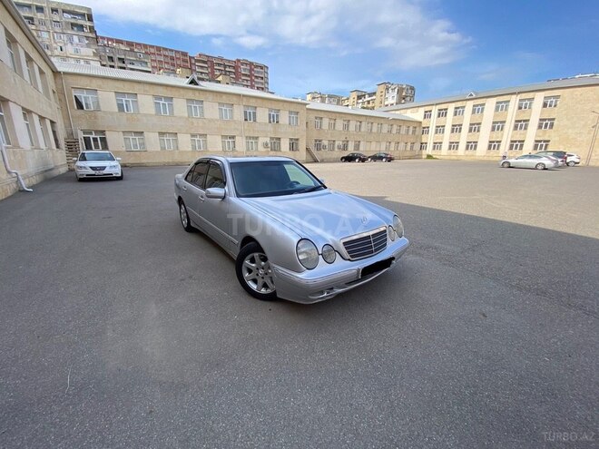 Mercedes E 220 2001, 350,000 km - 2.2 l - Bakı