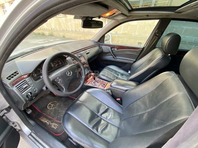 Mercedes E 220 2001, 350,000 km - 2.2 l - Bakı