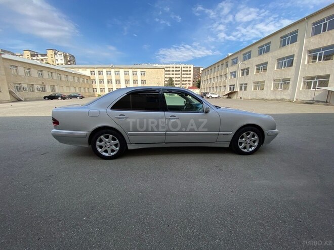 Mercedes E 220 2001, 350,000 km - 2.2 l - Bakı