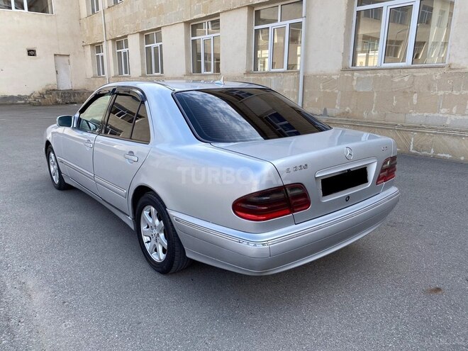 Mercedes E 220 2001, 350,000 km - 2.2 l - Bakı