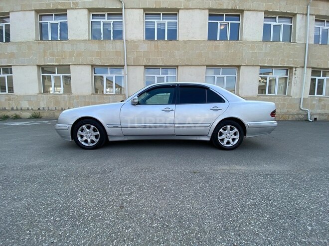 Mercedes E 220 2001, 350,000 km - 2.2 l - Bakı