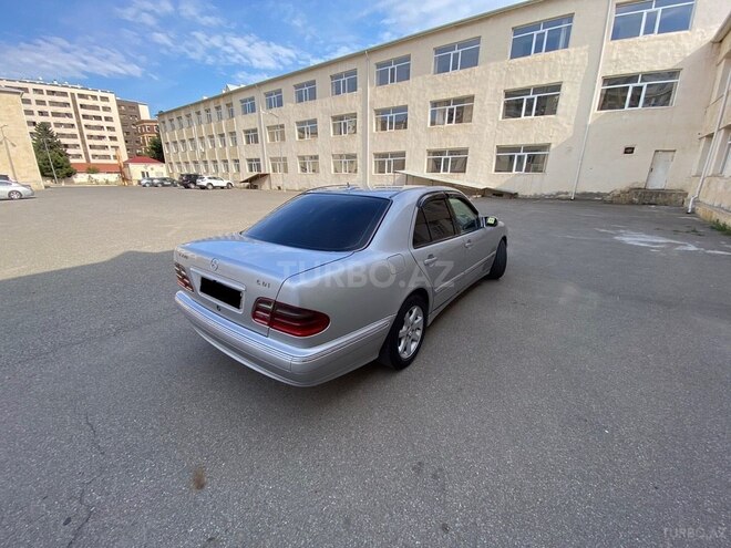 Mercedes E 220 2001, 350,000 km - 2.2 l - Bakı