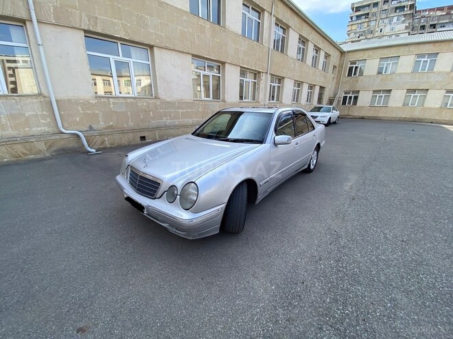 Mercedes E 220 2001, 350,000 km - 2.2 l - Bakı