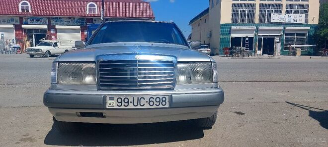 Mercedes E 250 1992, 600,827 km - 2.5 л - Ucar