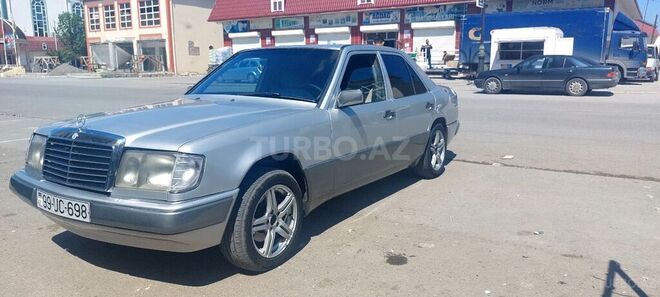 Mercedes E 250 1992, 600,827 km - 2.5 л - Ucar