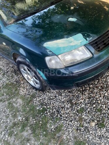 Volkswagen Passat 1998, 235,648 km - 1.8 l - Qusar