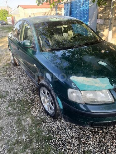 Volkswagen Passat 1998, 235,648 km - 1.8 l - Qusar