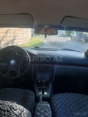 Volkswagen Passat 1998, 235,648 km - 1.8 l - Qusar