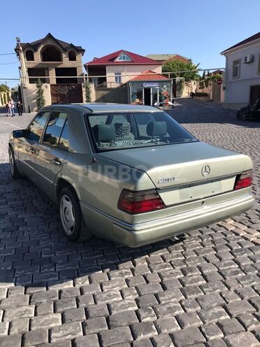 Mercedes E 230 1990, 301,000 km - 2.3 л - Bakı