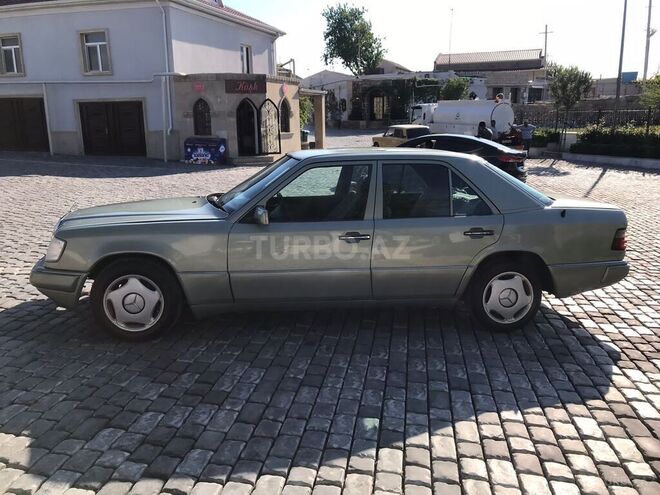 Mercedes E 230 1990, 301,000 km - 2.3 л - Bakı