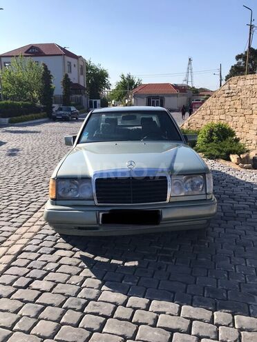 Mercedes E 230 1990, 301,000 km - 2.3 л - Bakı
