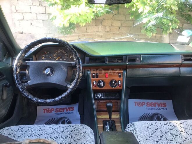 Mercedes E 230 1990, 301,000 km - 2.3 л - Bakı
