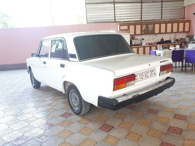LADA (VAZ) 2107 2005, 333,380 km - 1.6 л - Yevlax