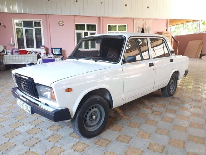 LADA (VAZ) 2107 2005, 333,380 km - 1.6 л - Yevlax