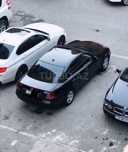 Mercedes E 220 2005, 243,300 km - 2.2 l - Bakı