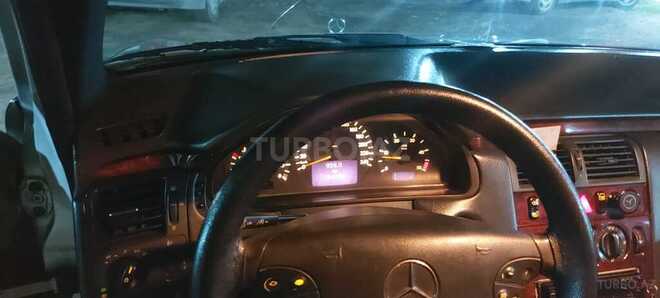 Mercedes E 220 2000, 165,000 km - 2.2 l - Bərdə
