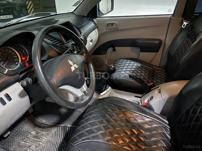 Mitsubishi L200 2011, 243,000 km - 2.5 l - Bakı