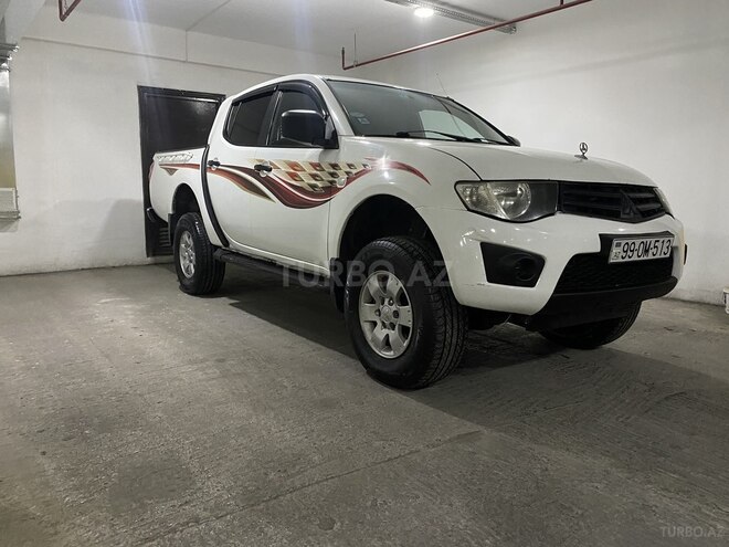 Mitsubishi L200 2011, 243,000 km - 2.5 l - Bakı