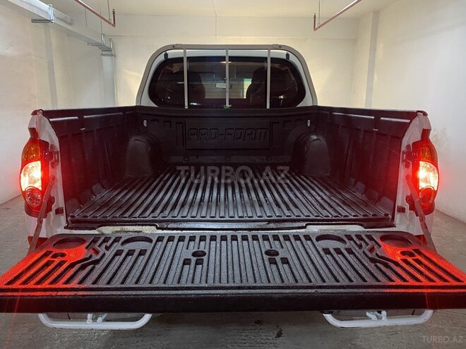 Mitsubishi L200 2011, 243,000 km - 2.5 l - Bakı