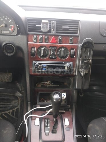 Mercedes C 220 1999, 142,000 km - 2.2 l - Bakı