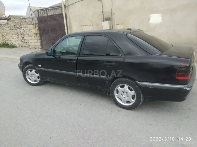Mercedes C 220 1999, 142,000 km - 2.2 l - Bakı