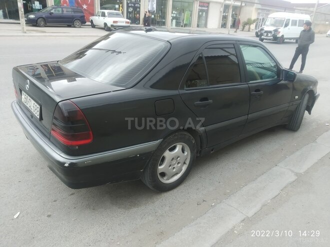 Mercedes C 220 1999, 142,000 km - 2.2 l - Bakı