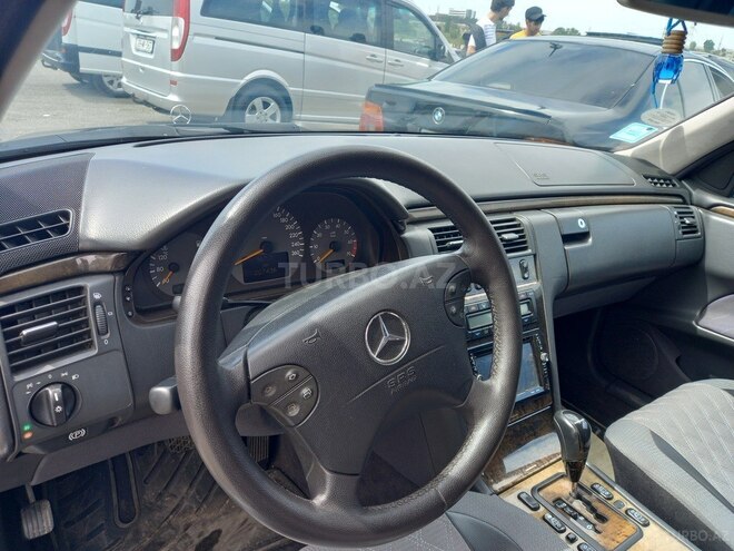 Mercedes E 240 2000, 206,000 km - 2.6 l - Bakı