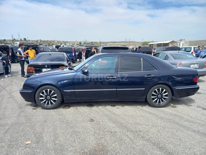 Mercedes E 240 2000, 206,000 km - 2.6 l - Bakı