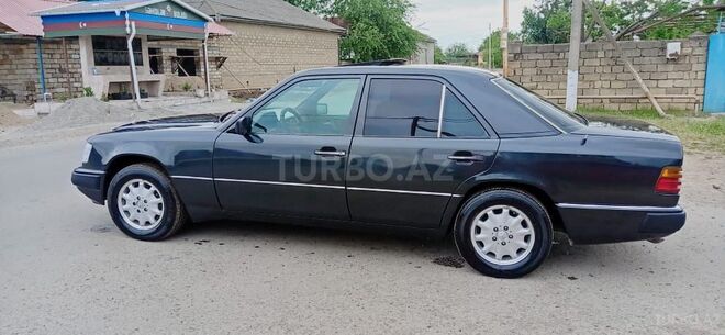 Mercedes E 250 1994, 274,030 km - 2.5 л - Masallı