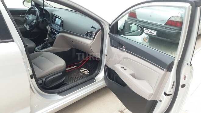 Hyundai Elantra 2018, 37,000 km - 2.0 l - Bakı