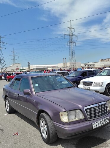 Mercedes E 250 1994, 499,999 km - 2.5 l - Bakı