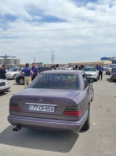 Mercedes E 250 1994, 499,999 km - 2.5 l - Bakı